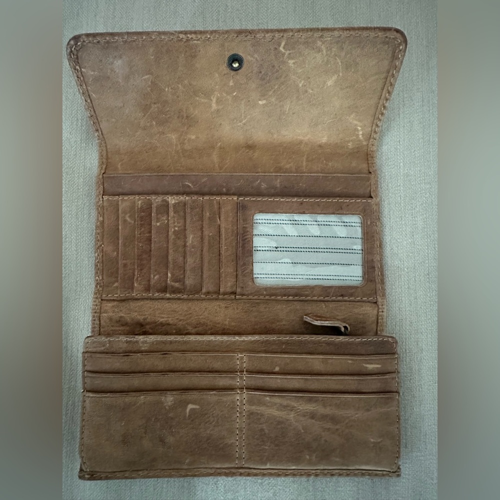 Frye Melissa trifold Leather Wallet - Picture 2 of 6